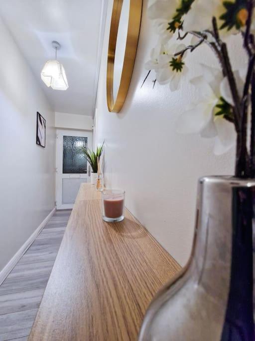 Cosy 2br Flat - Nearby *