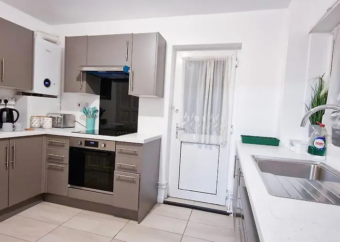 Cosy 2Br Flat - Beach Nearby
