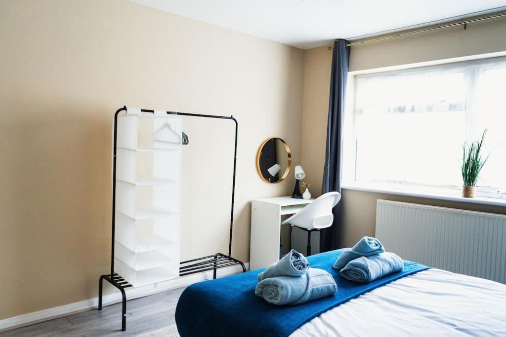 Cosy 2br Flat - Nearby Apartment