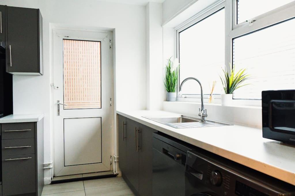 Apartment Cosy 2br Flat - Nearby *