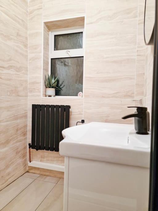 Cosy 2br Flat - Nearby Apartment *