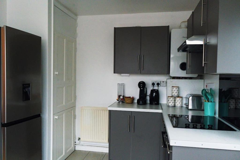 Cosy 2br Flat - Nearby